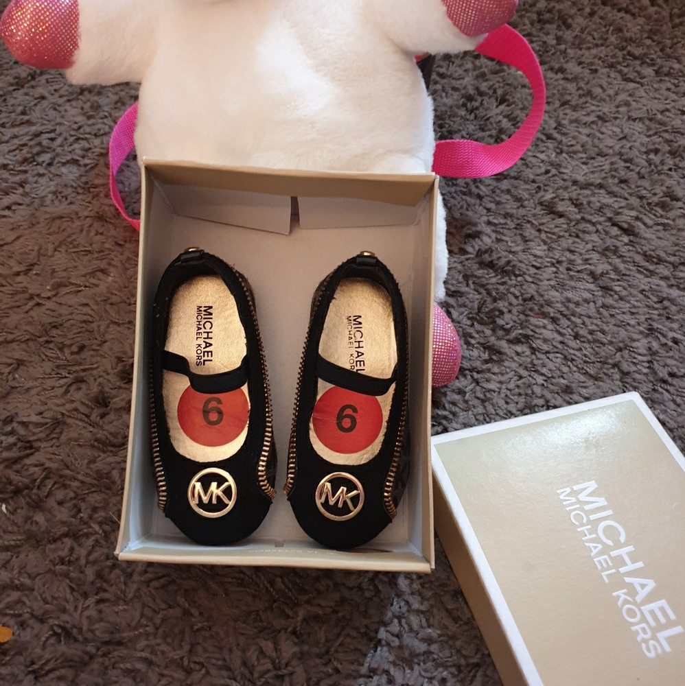 Original michael kors toddler size 6 .